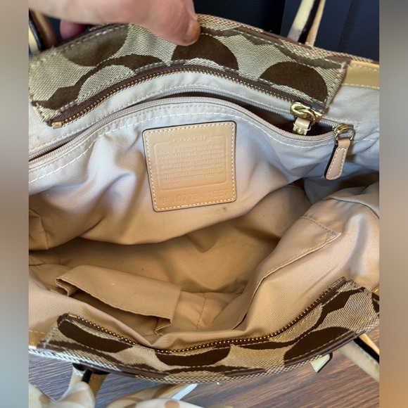 Coach shoulder bag - Picture 4 of 8